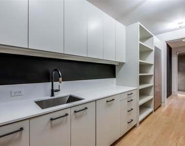 1747 Leonard Street - Photo Thumbnail 12