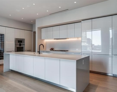 1747 Leonard Street - Photo Thumbnail 9
