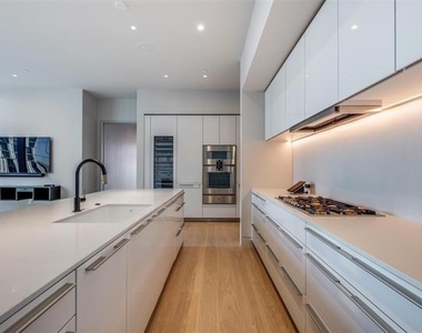 1747 Leonard Street - Photo Thumbnail 10