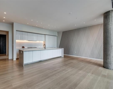 1747 Leonard Street - Photo Thumbnail 11