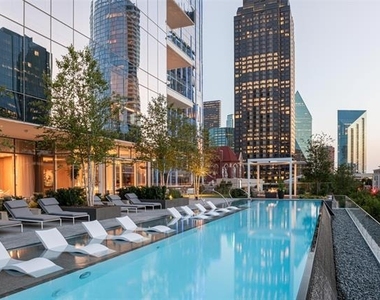 1747 Leonard Street - Photo Thumbnail 23
