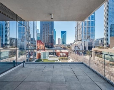 1747 Leonard Street - Photo Thumbnail 20