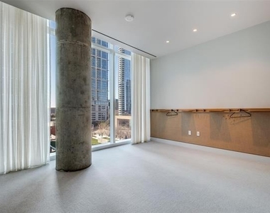 1747 Leonard Street - Photo Thumbnail 18