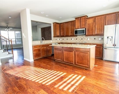 2557 Jacobson Drive - Photo Thumbnail 3