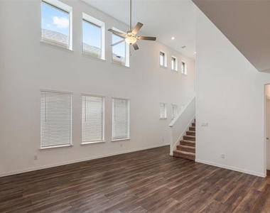 5341 Archway Drive - Photo Thumbnail 5