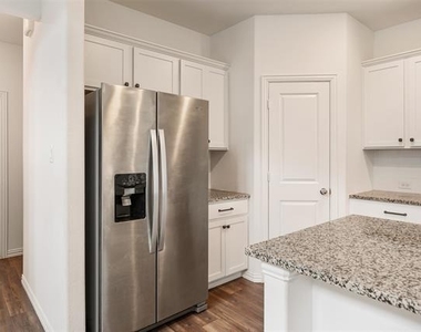 5341 Archway Drive - Photo Thumbnail 9