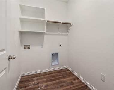 5341 Archway Drive - Photo Thumbnail 16