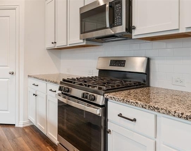 5341 Archway Drive - Photo Thumbnail 12