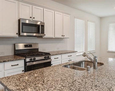 5341 Archway Drive - Photo Thumbnail 10