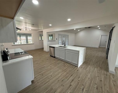 6 Northridge Lane - Photo Thumbnail 7