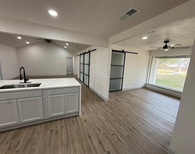6 Northridge Lane - Photo Thumbnail 13