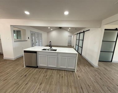 6 Northridge Lane - Photo Thumbnail 8