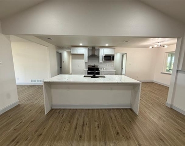 6 Northridge Lane - Photo Thumbnail 9