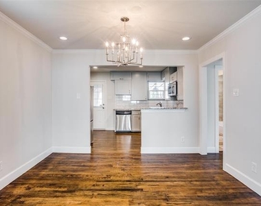 3147 Hedgerow Drive - Photo Thumbnail 5
