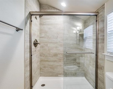 3147 Hedgerow Drive - Photo Thumbnail 9
