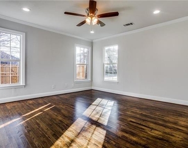 3147 Hedgerow Drive - Photo Thumbnail 14