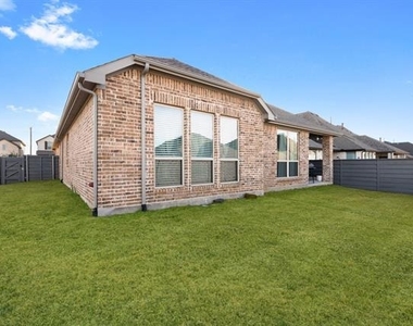 549 Cedarwood Street - Photo Thumbnail 20