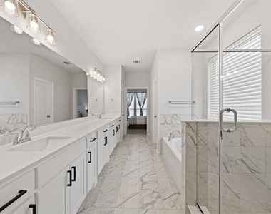 549 Cedarwood Street - Photo Thumbnail 15