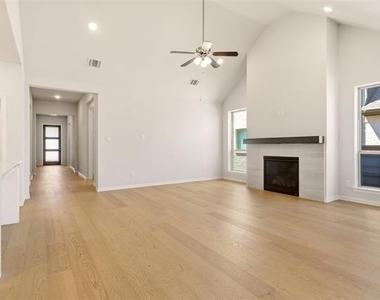 549 Cedarwood Street - Photo Thumbnail 9