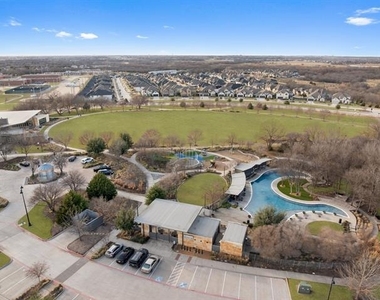 549 Cedarwood Street - Photo Thumbnail 21
