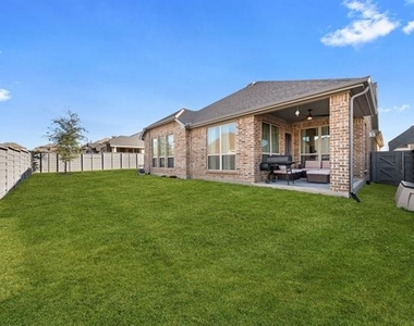 549 Cedarwood Street - Photo Thumbnail 19