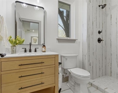 819 Dubois Street - Photo Thumbnail 14