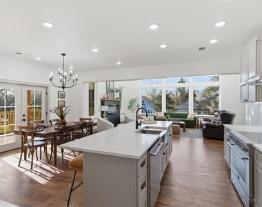 819 Dubois Street - Photo Thumbnail 17