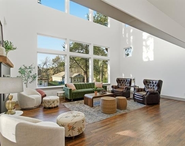 819 Dubois Street - Photo Thumbnail 4