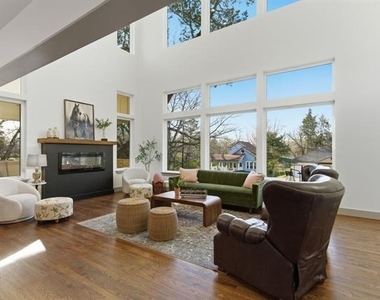 819 Dubois Street - Photo Thumbnail 3