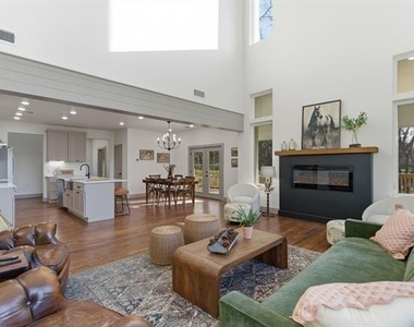 819 Dubois Street - Photo Thumbnail 5