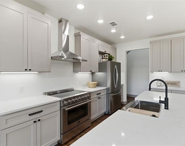 819 Dubois Street - Photo Thumbnail 21