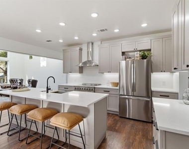 819 Dubois Street - Photo Thumbnail 19