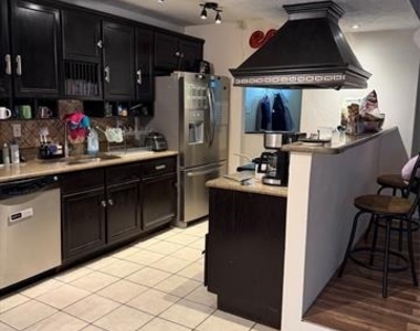 5425 Slay Drive - Photo Thumbnail 4