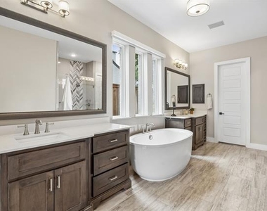12108 Fieldwood Lane - Photo Thumbnail 17