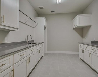 12108 Fieldwood Lane - Photo Thumbnail 24