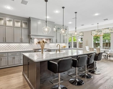 12108 Fieldwood Lane - Photo Thumbnail 7