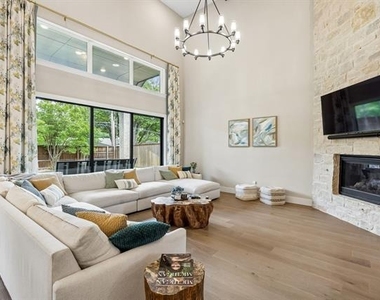 12108 Fieldwood Lane - Photo Thumbnail 3