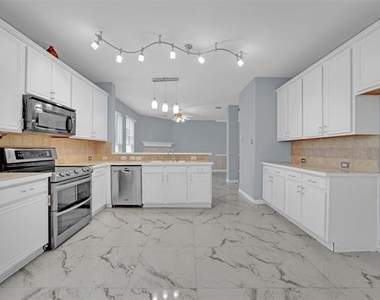 1970 Garrison Way - Photo Thumbnail 10