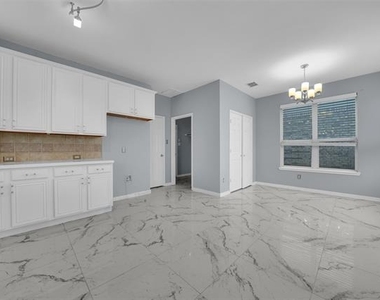 1970 Garrison Way - Photo Thumbnail 12