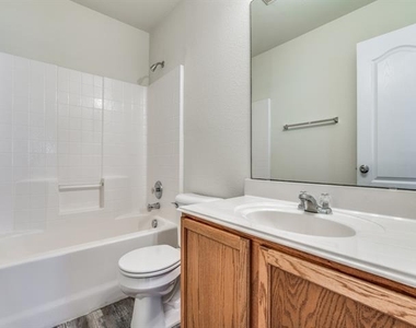 320 Cookston Lane - Photo Thumbnail 10