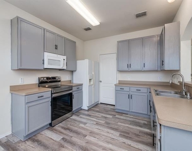 320 Cookston Lane - Photo Thumbnail 3