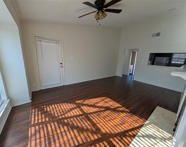 2728 Copper Creek Drive - Photo Thumbnail 6