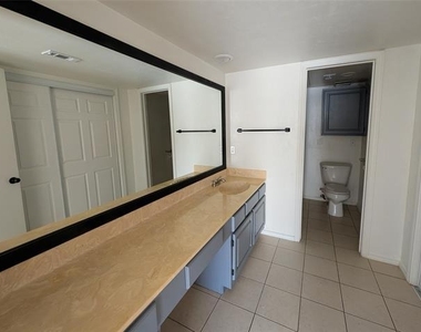2728 Copper Creek Drive - Photo Thumbnail 12