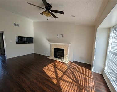 2728 Copper Creek Drive - Photo Thumbnail 7
