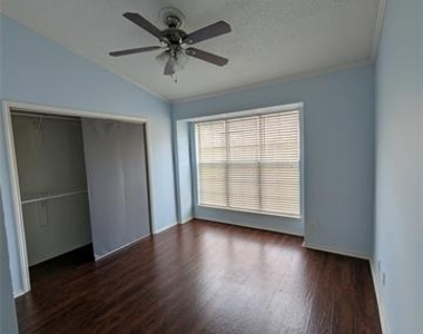 2728 Copper Creek Drive - Photo Thumbnail 13