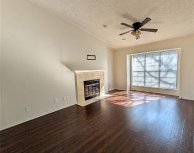 2728 Copper Creek Drive - Photo Thumbnail 5