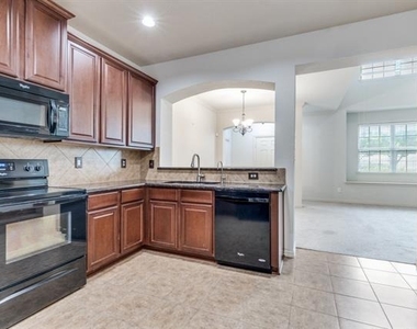 3000 Peyton Brook Drive - Photo Thumbnail 9