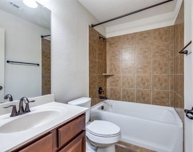 3000 Peyton Brook Drive - Photo Thumbnail 16