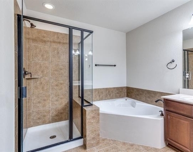 3000 Peyton Brook Drive - Photo Thumbnail 21
