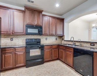 3000 Peyton Brook Drive - Photo Thumbnail 10